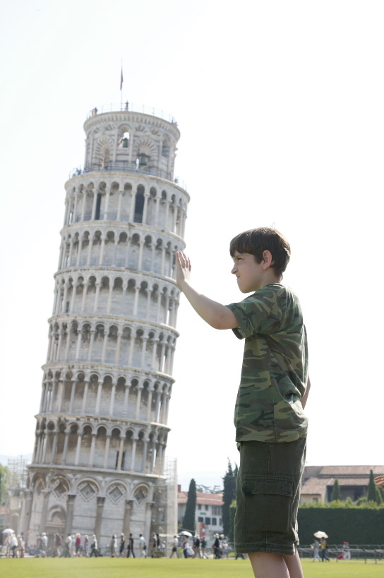 Dan tries to straighten the tower