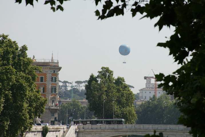 Sightseeing balloon in Rome